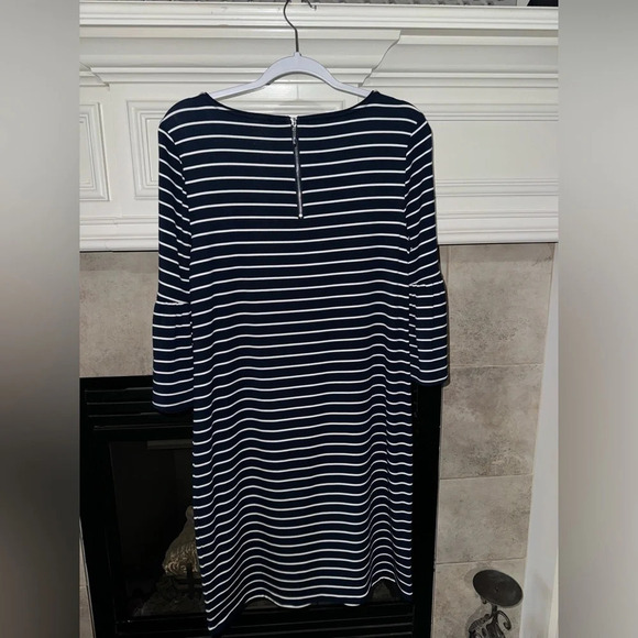 White House Black Market 3/4" bell sleeve knee length navy/white stripe dress M - Picture 4 of 11